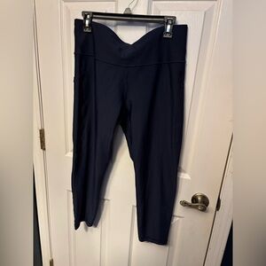Athleta Interval Stash High Rise 7/8 Legging
XL | Navy NWOT